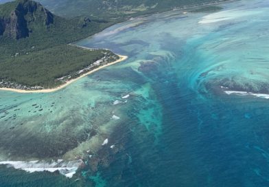Under-Ocean Waterfall of Mauritius Under-Ocean Waterfall of Mauritius